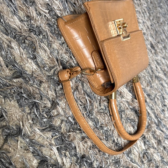 NWOT🤎Elegant Tan Versatile Handbag/Shoulder bag🤎 - Picture 6 of 11